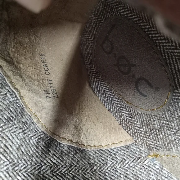 BOC Taupe Bendell Sweater Cuff Ankle Booties size 7M - Picture 5 of 6